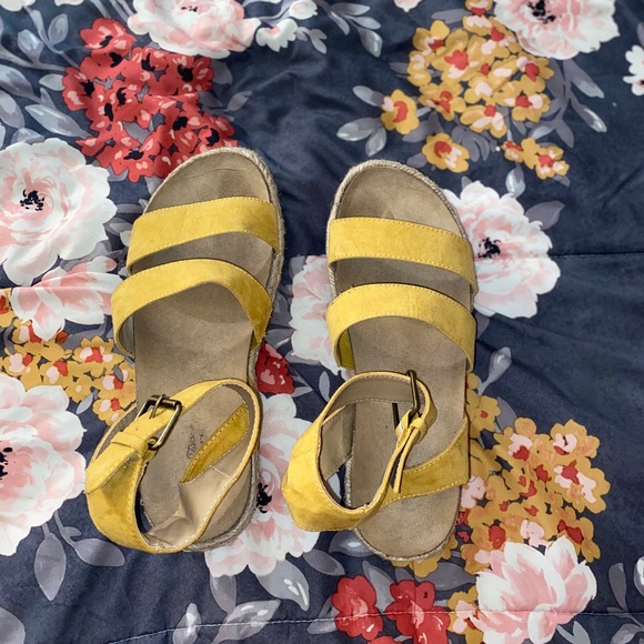 Platform sandals - Picture 2 of 5